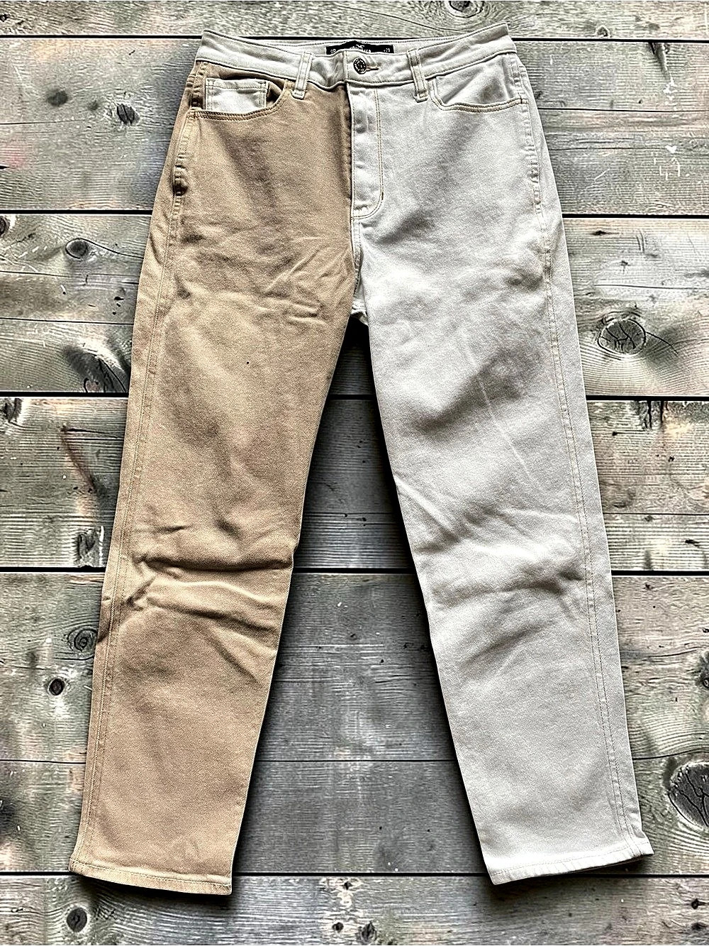 Hollister Women’s “Ultra High-Rise Mom Jean” Tan/White Size 29/9R